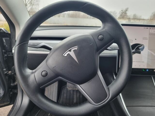 Серый Тесла Модель 3, объемом двигателя 0 л и пробегом 162 тыс. км за 17800 $, фото 5 на Automoto.ua