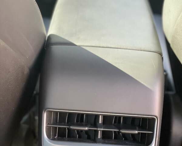 Серый Тесла Модель 3, объемом двигателя 0 л и пробегом 94 тыс. км за 18000 $, фото 28 на Automoto.ua