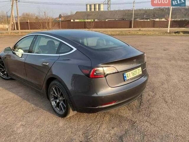 Серый Тесла Модель 3, объемом двигателя 0 л и пробегом 135 тыс. км за 18300 $, фото 5 на Automoto.ua