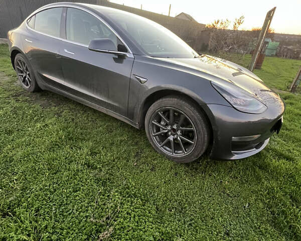 Сірий Тесла Модель 3, об'ємом двигуна 0 л та пробігом 100 тис. км за 15500 $, фото 1 на Automoto.ua