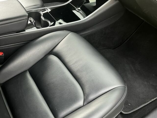 Серый Тесла Модель 3, объемом двигателя 0 л и пробегом 210 тыс. км за 14999 $, фото 12 на Automoto.ua