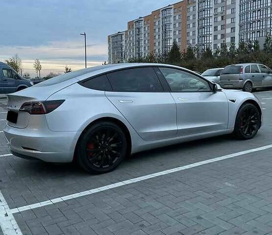 Серый Тесла Модель 3, объемом двигателя 0 л и пробегом 121 тыс. км за 11900 $, фото 6 на Automoto.ua