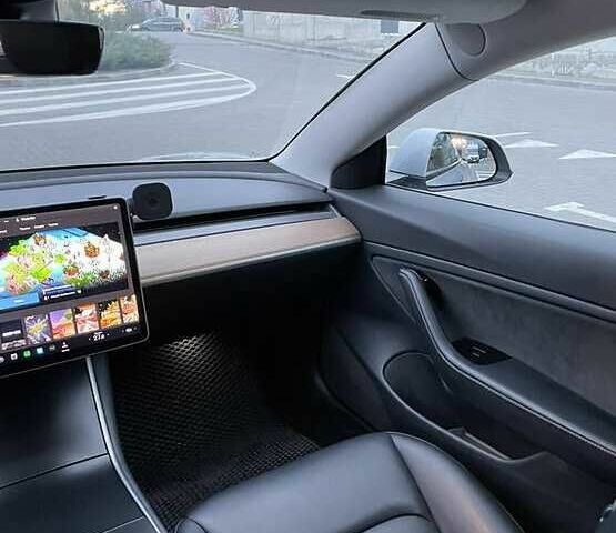 Серый Тесла Модель 3, объемом двигателя 0 л и пробегом 121 тыс. км за 11900 $, фото 11 на Automoto.ua