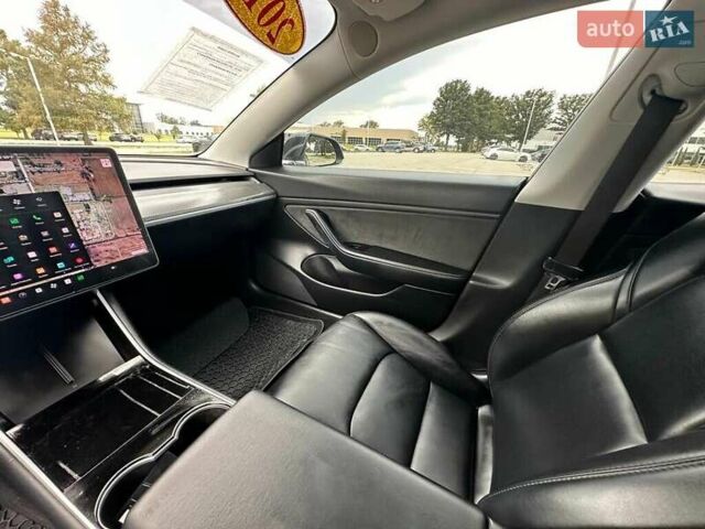 Сірий Тесла Модель 3, об'ємом двигуна 0 л та пробігом 34 тис. км за 9500 $, фото 8 на Automoto.ua