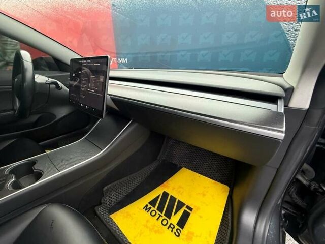 Серый Тесла Модель 3, объемом двигателя 0 л и пробегом 162 тыс. км за 13999 $, фото 73 на Automoto.ua