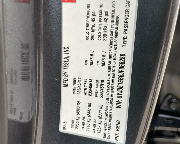 Сірий Тесла Модель 3, об'ємом двигуна 0 л та пробігом 76 тис. км за 19900 $, фото 18 на Automoto.ua