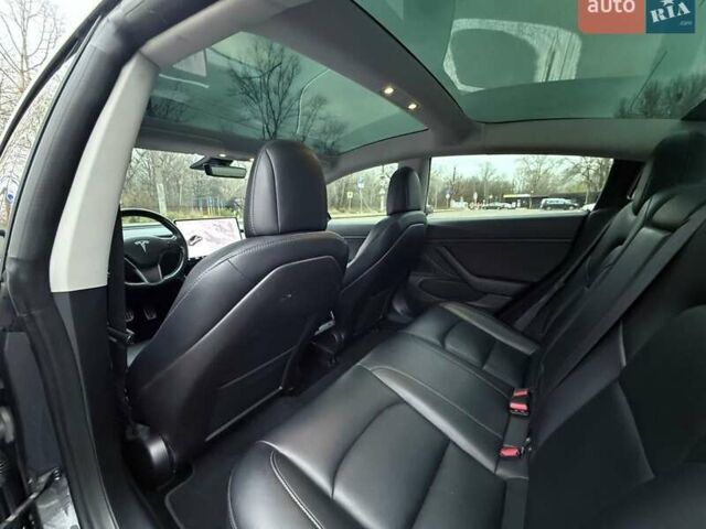 Серый Тесла Модель 3, объемом двигателя 0 л и пробегом 124 тыс. км за 14990 $, фото 13 на Automoto.ua