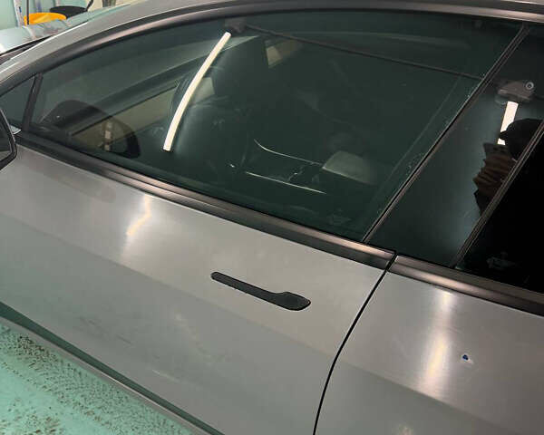 Сірий Тесла Модель 3, об'ємом двигуна 0 л та пробігом 210 тис. км за 13000 $, фото 22 на Automoto.ua