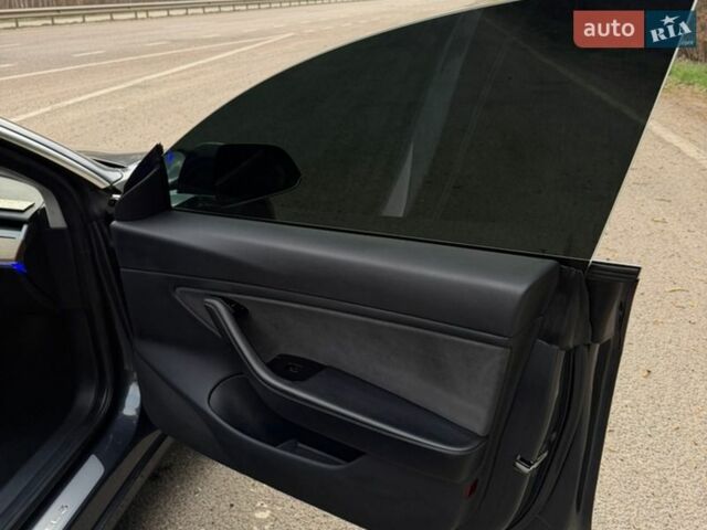 Сірий Тесла Модель 3, об'ємом двигуна 0 л та пробігом 140 тис. км за 16499 $, фото 19 на Automoto.ua