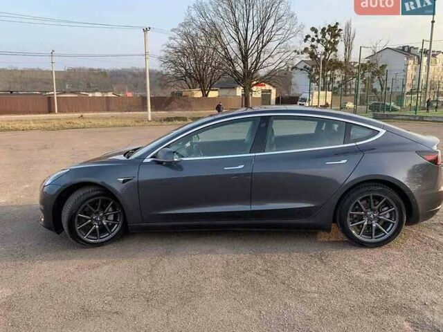 Серый Тесла Модель 3, объемом двигателя 0 л и пробегом 135 тыс. км за 18300 $, фото 4 на Automoto.ua