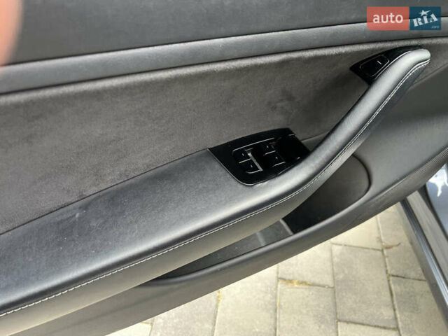 Сірий Тесла Модель 3, об'ємом двигуна 0 л та пробігом 115 тис. км за 18200 $, фото 13 на Automoto.ua