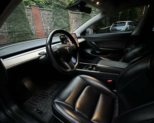 Серый Тесла Модель 3, объемом двигателя 0 л и пробегом 67 тыс. км за 20200 $, фото 15 на Automoto.ua
