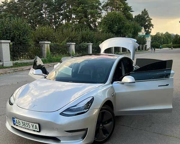 Серый Тесла Модель 3, объемом двигателя 0 л и пробегом 131 тыс. км за 16900 $, фото 46 на Automoto.ua
