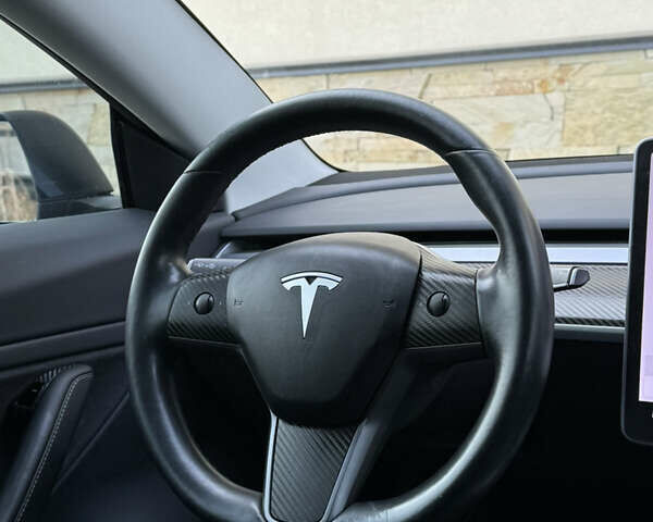 Серый Тесла Модель 3, объемом двигателя 0 л и пробегом 84 тыс. км за 17400 $, фото 50 на Automoto.ua