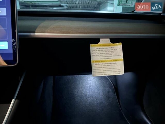 Серый Тесла Модель 3, объемом двигателя 0 л и пробегом 67 тыс. км за 19300 $, фото 18 на Automoto.ua