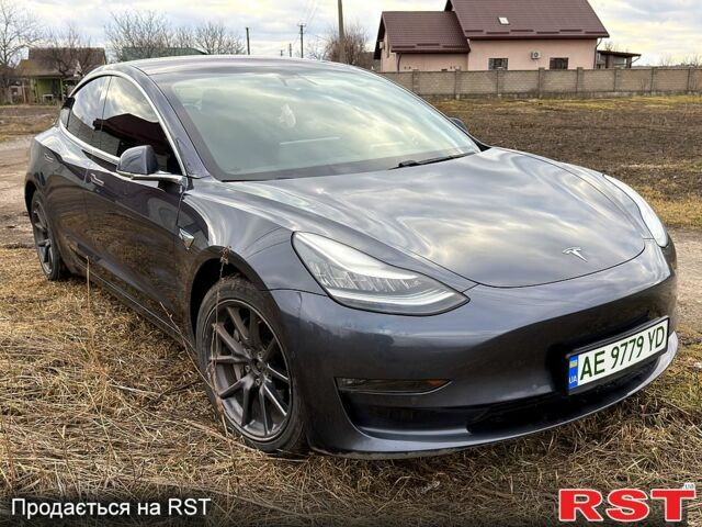 Серый Тесла Модель 3, объемом двигателя 0.2 л и пробегом 114 тыс. км за 15500 $, фото 1 на Automoto.ua