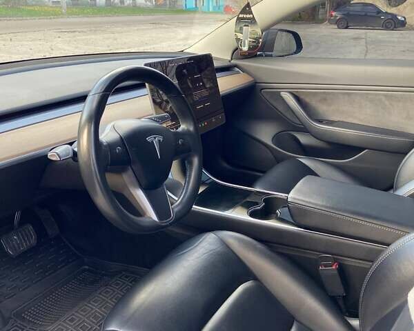 Серый Тесла Модель 3, объемом двигателя 0 л и пробегом 130 тыс. км за 17000 $, фото 8 на Automoto.ua