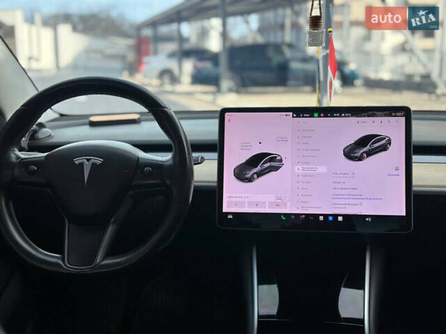 Серый Тесла Модель 3, объемом двигателя 0 л и пробегом 250 тыс. км за 15000 $, фото 6 на Automoto.ua