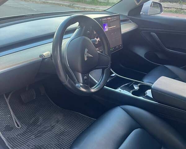 Серый Тесла Модель 3, объемом двигателя 0 л и пробегом 131 тыс. км за 16900 $, фото 15 на Automoto.ua