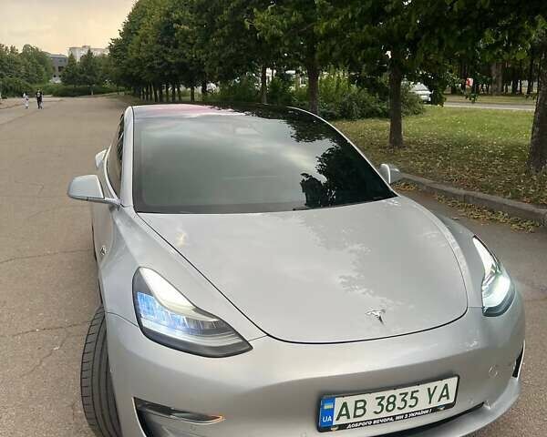 Серый Тесла Модель 3, объемом двигателя 0 л и пробегом 131 тыс. км за 16900 $, фото 16 на Automoto.ua
