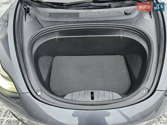 Серый Тесла Модель 3, объемом двигателя 0 л и пробегом 84 тыс. км за 21500 $, фото 8 на Automoto.ua