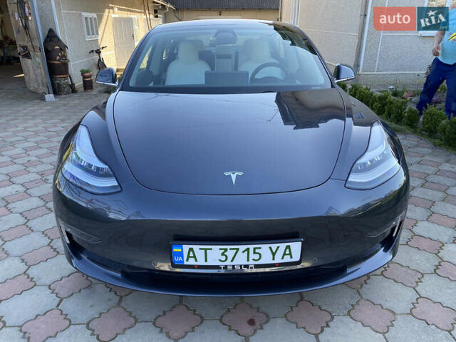 Серый Тесла Модель 3, объемом двигателя 0 л и пробегом 70 тыс. км за 20500 $, фото 2 на Automoto.ua