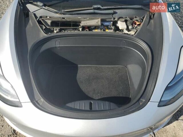 Серый Тесла Модель 3, объемом двигателя 0 л и пробегом 144 тыс. км за 5490 $, фото 10 на Automoto.ua