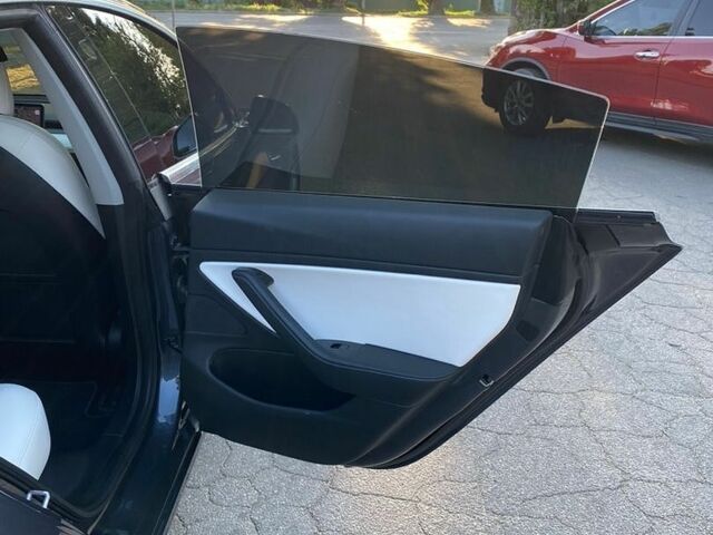 Серый Тесла Модель 3, объемом двигателя 0 л и пробегом 110 тыс. км за 19999 $, фото 20 на Automoto.ua
