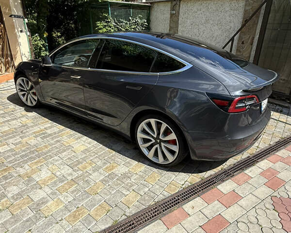 Серый Тесла Модель 3, объемом двигателя 0 л и пробегом 93 тыс. км за 18500 $, фото 3 на Automoto.ua