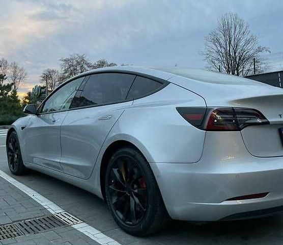 Серый Тесла Модель 3, объемом двигателя 0 л и пробегом 121 тыс. км за 11900 $, фото 5 на Automoto.ua