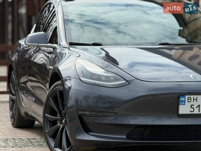 Серый Тесла Модель 3, объемом двигателя 0 л и пробегом 152 тыс. км за 16400 $, фото 2 на Automoto.ua