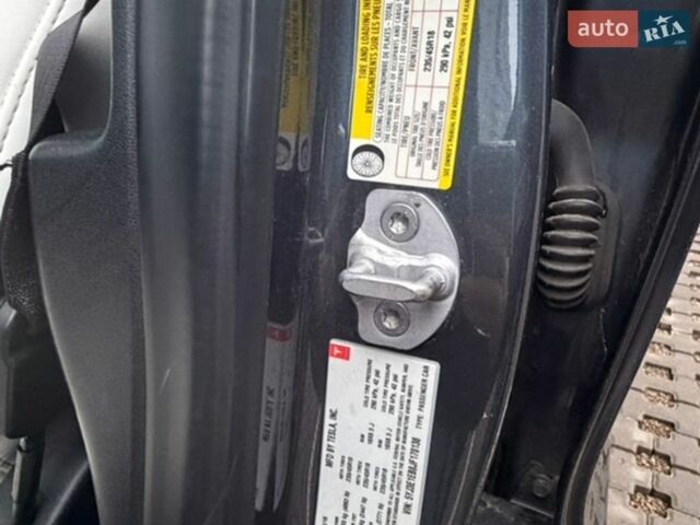 Сірий Тесла Модель 3, об'ємом двигуна 0 л та пробігом 166 тис. км за 17700 $, фото 24 на Automoto.ua