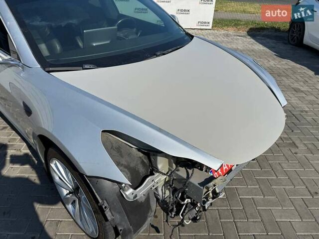 Серый Тесла Модель 3, объемом двигателя 0 л и пробегом 163 тыс. км за 11700 $, фото 19 на Automoto.ua