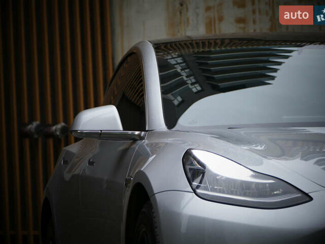 Серый Тесла Модель 3, объемом двигателя 0 л и пробегом 119 тыс. км за 18300 $, фото 13 на Automoto.ua