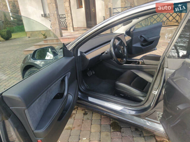 Серый Тесла Модель 3, объемом двигателя 0 л и пробегом 166 тыс. км за 16500 $, фото 5 на Automoto.ua