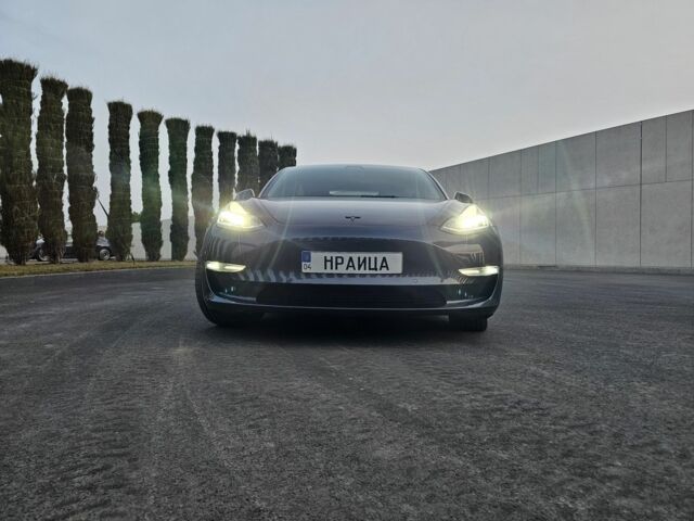 Сірий Тесла Модель 3, об'ємом двигуна 0 л та пробігом 95 тис. км за 22500 $, фото 2 на Automoto.ua