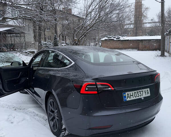 Серый Тесла Модель 3, объемом двигателя 0 л и пробегом 150 тыс. км за 16500 $, фото 3 на Automoto.ua