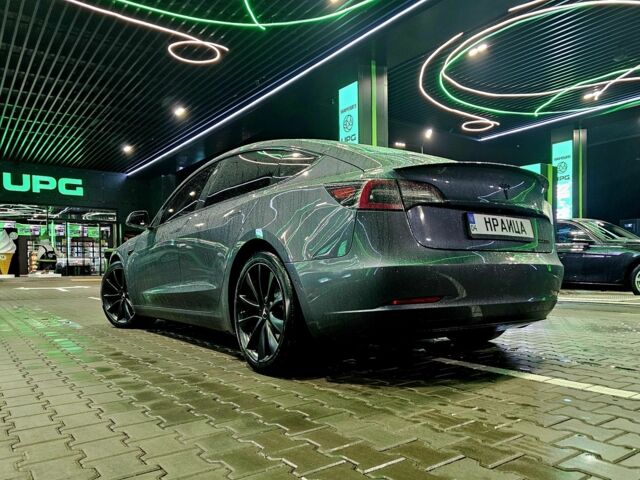 Серый Тесла Модель 3, объемом двигателя 0 л и пробегом 95 тыс. км за 22000 $, фото 3 на Automoto.ua