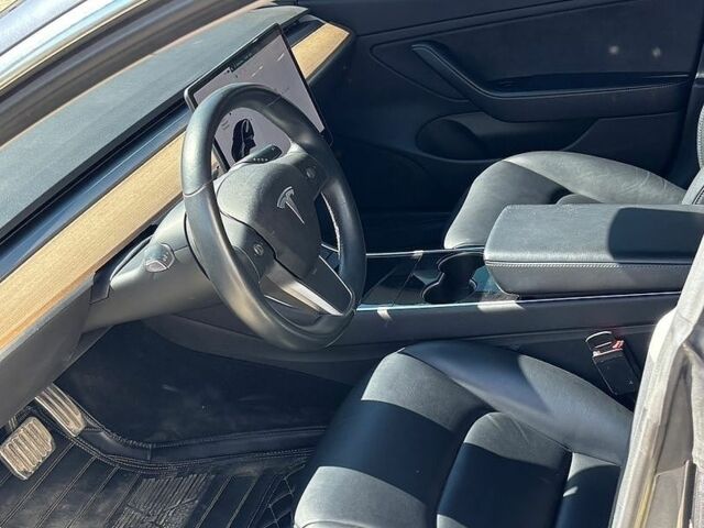 Сірий Тесла Модель 3, об'ємом двигуна 0 л та пробігом 157 тис. км за 15100 $, фото 2 на Automoto.ua