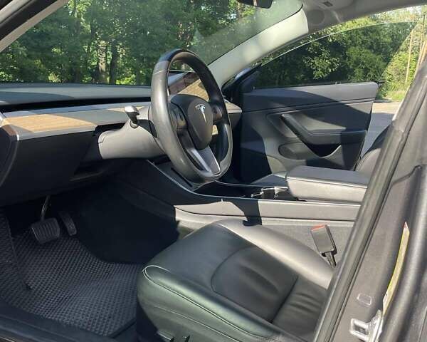 Серый Тесла Модель 3, объемом двигателя 0 л и пробегом 94 тыс. км за 18000 $, фото 25 на Automoto.ua