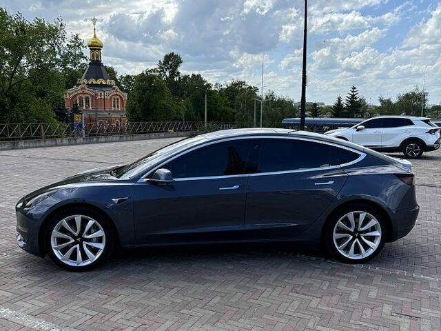 Серый Тесла Модель 3, объемом двигателя 0.25 л и пробегом 162 тыс. км за 16900 $, фото 3 на Automoto.ua