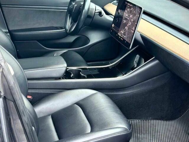 Сірий Тесла Модель 3, об'ємом двигуна 0 л та пробігом 285 тис. км за 14000 $, фото 5 на Automoto.ua