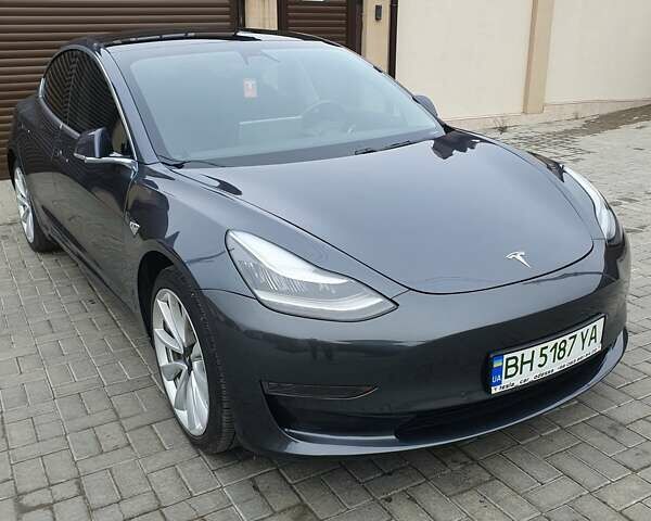 Серый Тесла Модель 3, объемом двигателя 0 л и пробегом 140 тыс. км за 16500 $, фото 1 на Automoto.ua