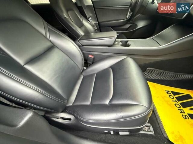 Серый Тесла Модель 3, объемом двигателя 0 л и пробегом 162 тыс. км за 13999 $, фото 71 на Automoto.ua