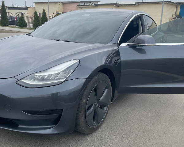 Сірий Тесла Модель 3, об'ємом двигуна 0 л та пробігом 84 тис. км за 18000 $, фото 1 на Automoto.ua