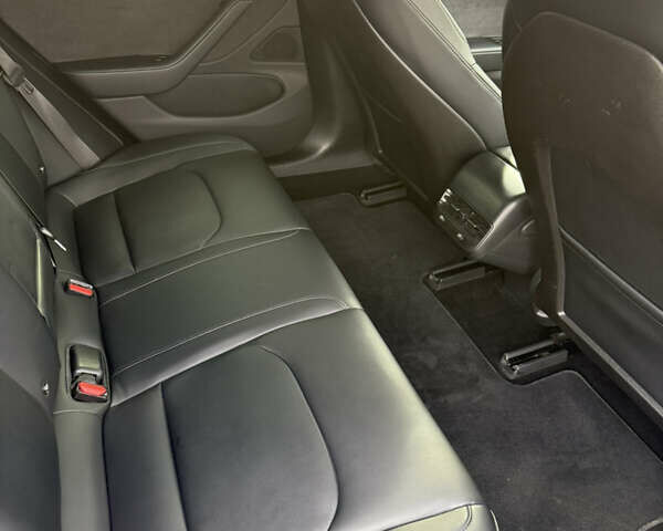 Серый Тесла Модель 3, объемом двигателя 0 л и пробегом 165 тыс. км за 15900 $, фото 15 на Automoto.ua