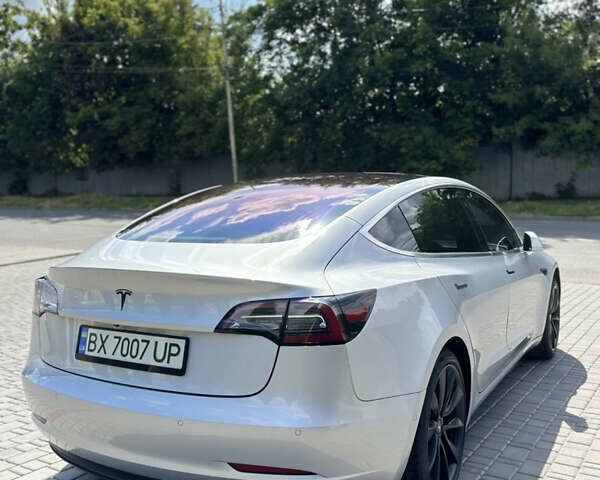 Тесла Модель 3 2018 в Каменце-Подольском на Automoto.ua Серый Тесла Модель 3, объемом двигателя 0 л и пробегом 180 тыс. км за 17300 $, фото 12 на Automoto.ua