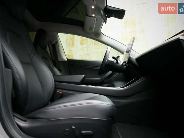 Серый Тесла Модель 3, объемом двигателя 0 л и пробегом 119 тыс. км за 18300 $, фото 22 на Automoto.ua