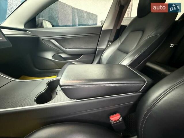 Серый Тесла Модель 3, объемом двигателя 0 л и пробегом 162 тыс. км за 13999 $, фото 78 на Automoto.ua