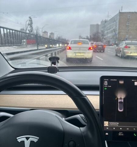 Сірий Тесла Модель 3, об'ємом двигуна 0 л та пробігом 122 тис. км за 17000 $, фото 2 на Automoto.ua